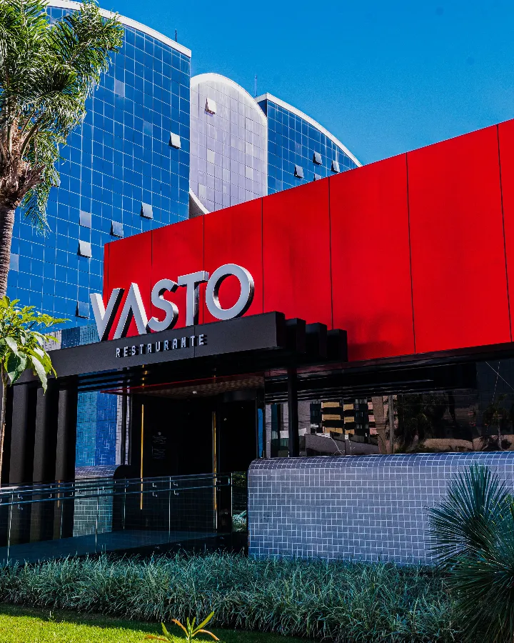 Vasto Brasília Shopping visto do jardim